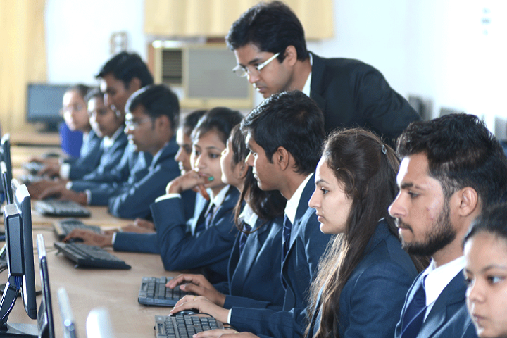 SAL Institute of Management, Ahmedabad Communication lab of SAL Institute of Management Ahmedabad